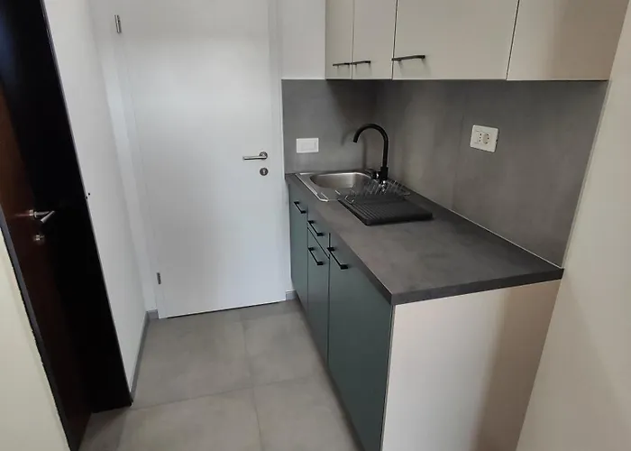 Sleep&go Vrtojba International Border Crossing * Šempeter pri Gorici